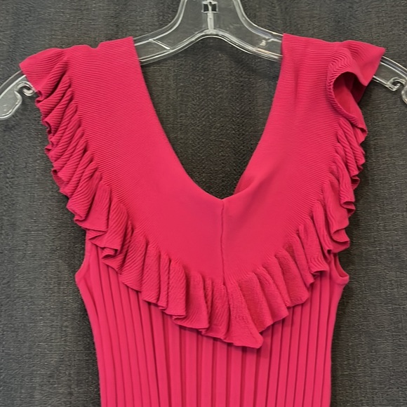 Pink ruffle top - Picture 2 of 3